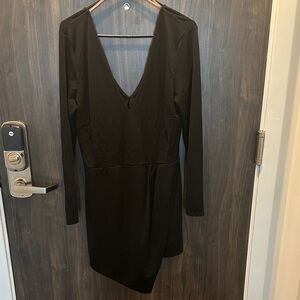 Black V‑Neck Long Sleeve Asymmetric Hem Romper